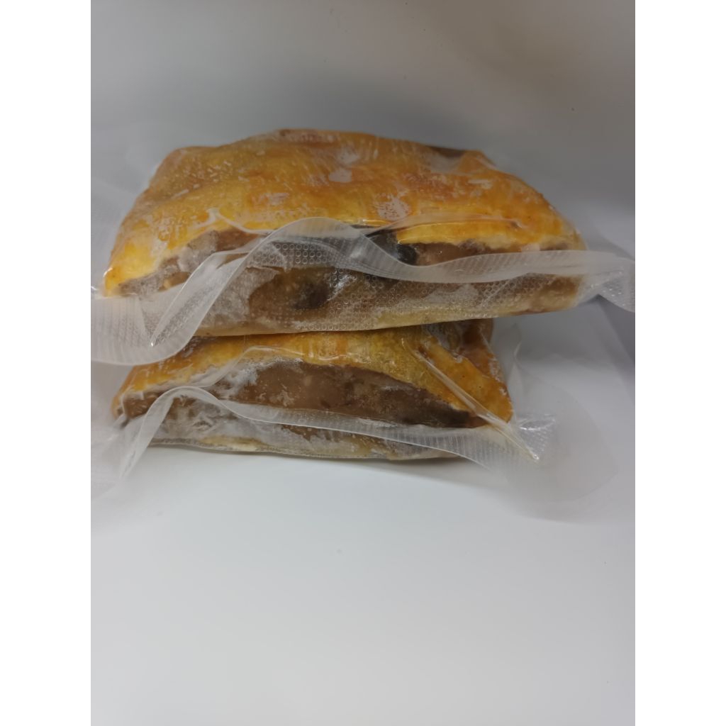 Home made Apple pie ×2 piece 190-200 Grams/โฮมเมดเอ็บเปิ้ลพายใส่องุ่นแห้ง ×2 ชิ้นน้ำหนักต่อชิ้น109-200 กรัม