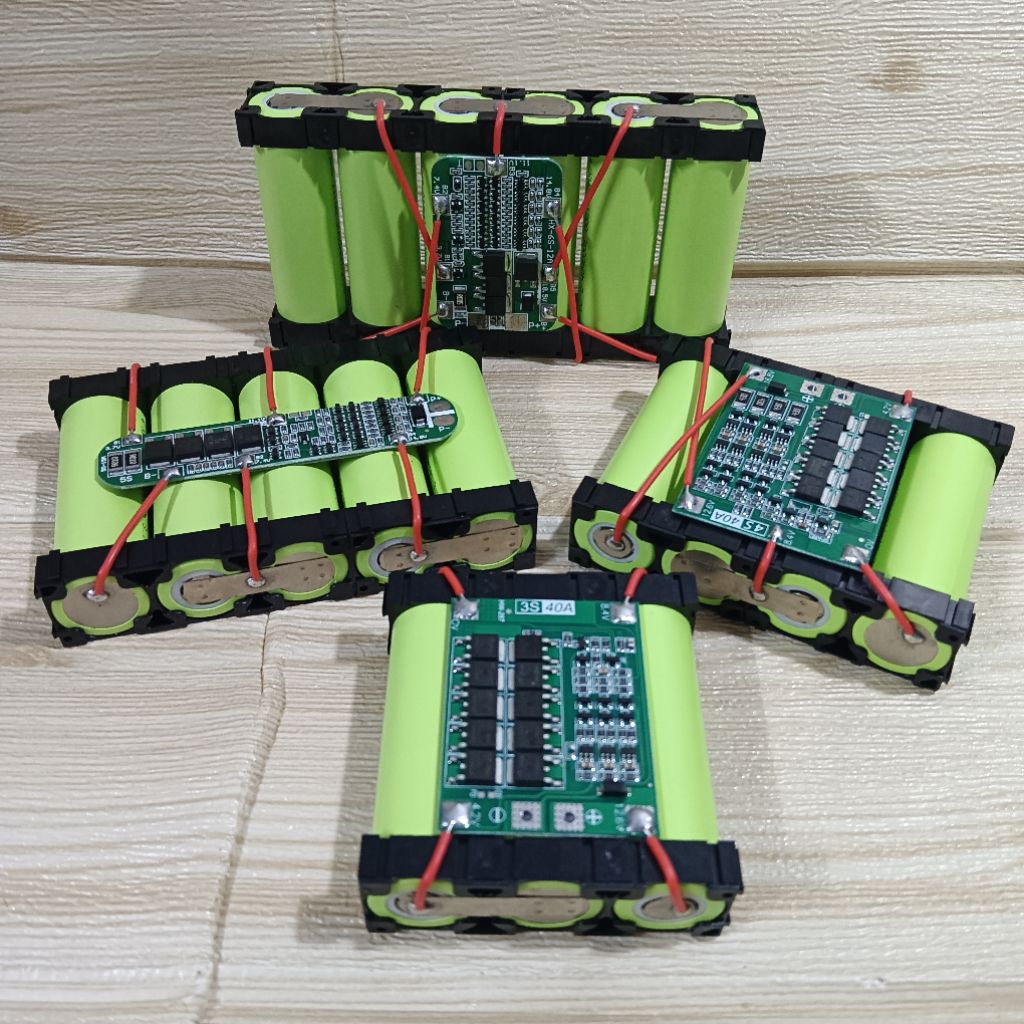 แบตเตอรี่ลิเธียม ไอออน ขนาด 21700/ 3S 4S 5S 6S) 12V-24V 3 แอมป์และ 6 แอมป์ แบตเตอรี่มีคุณภาพ พร้อมใช้งานพร้อมจัดส่งครับ.