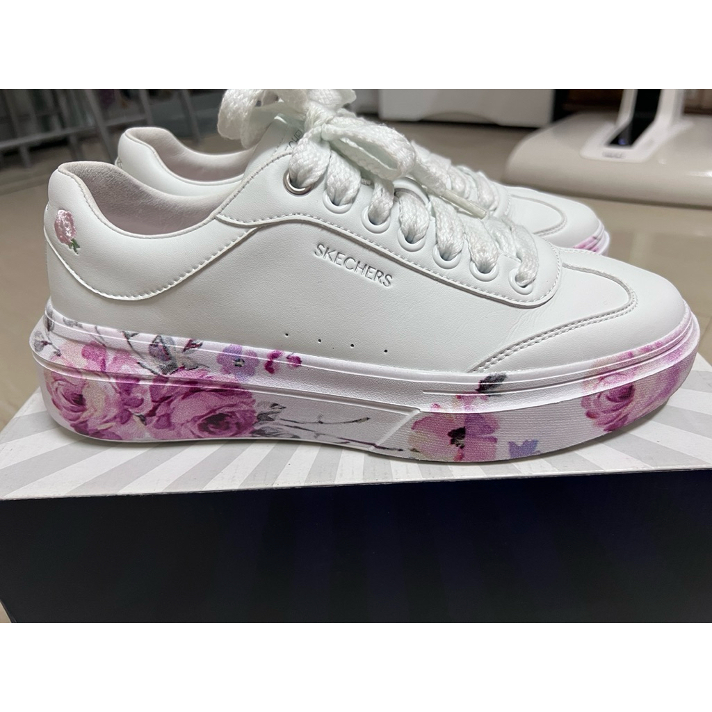 รองเท้าผ้าใบ Sketchers court classsics ไซส์ 39 🌸 รองเท้าผ้าใบผู้หญิง รองเท้ามือสอง