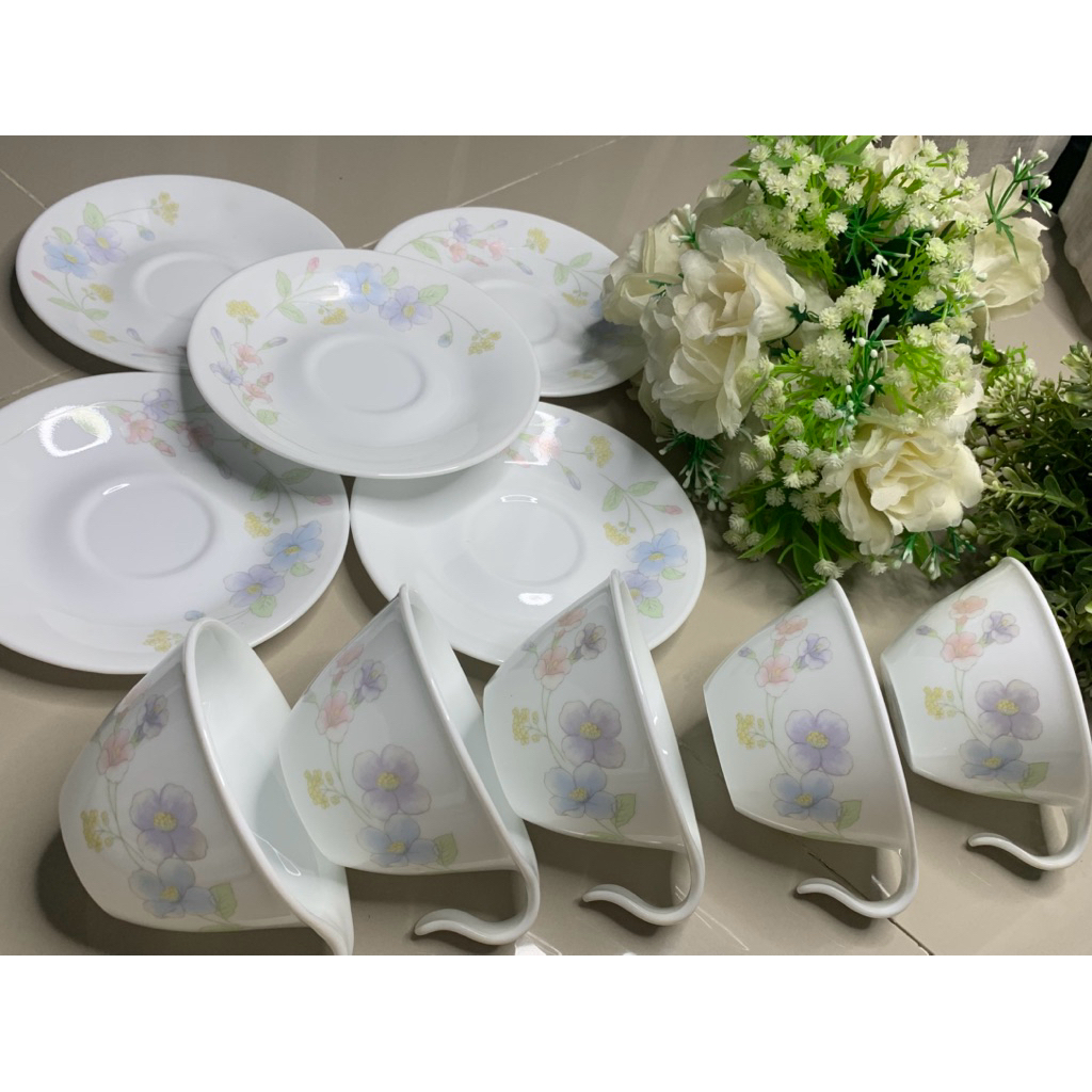 Corelle ชุดแก้วกาแฟงานสวยลายหวานมากค่ะ มาเซ็ตใหญ่ยกกล่องห้าชุดเลยนะคะ