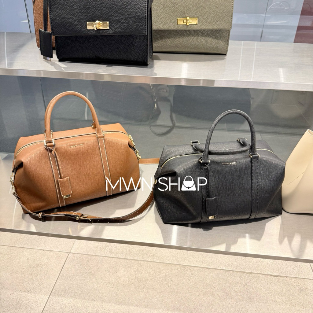 Lyn กระเป๋าสะพายข้าง มีโค้ดลด30% Chance size XL พร้อมถุงผ้า ถุงกระดาษ ของแท้จากชอป