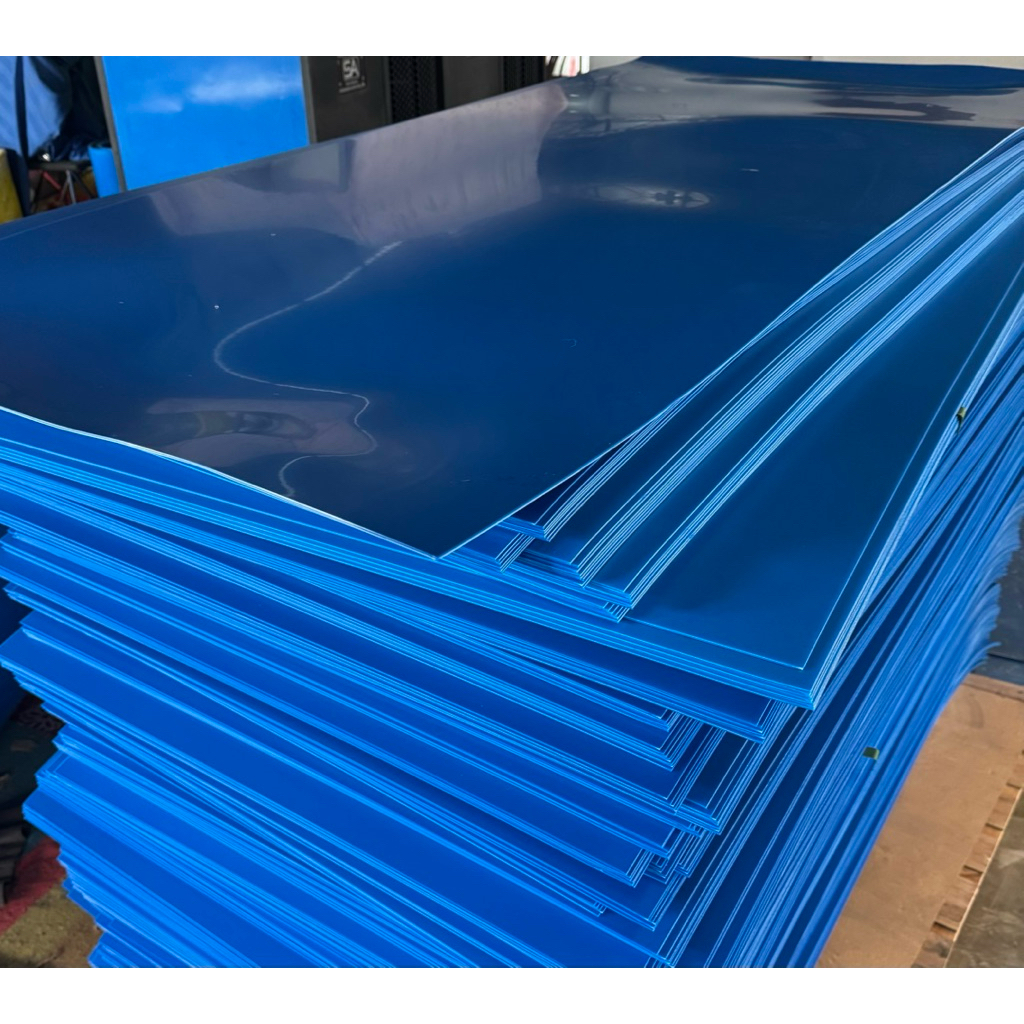 แผ่นพลาสติกห่อบังโคลนรถไถนา HDPE. หนา 2 มิล ขนาด 180*85 ซม.