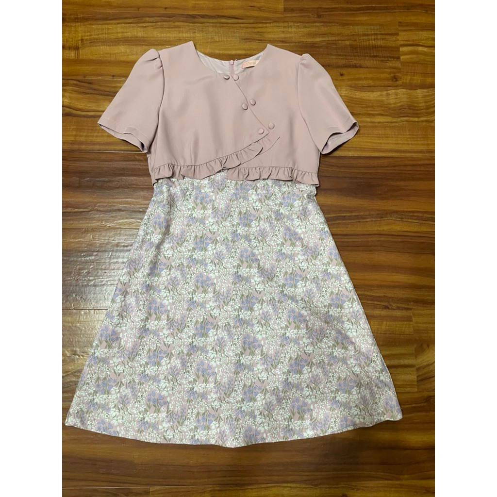 เดรสมือสองสภาพดีป้ายElgrand