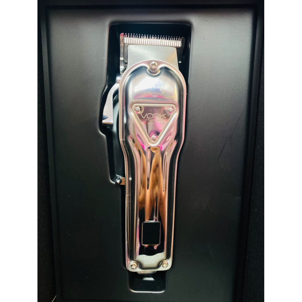 ✨VORK PROFESSIONAL ปัตตาเลี่ยนไร้สายสีเงิน Chrome Edition รุ่น V4