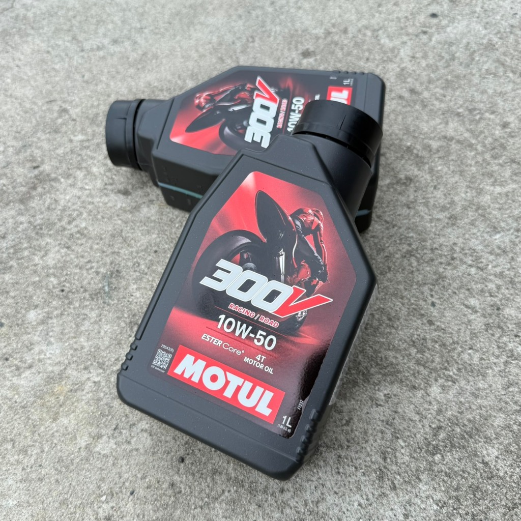 น้ำมันเครื่อง MOTUL 300V 10W-50 1ลิตร