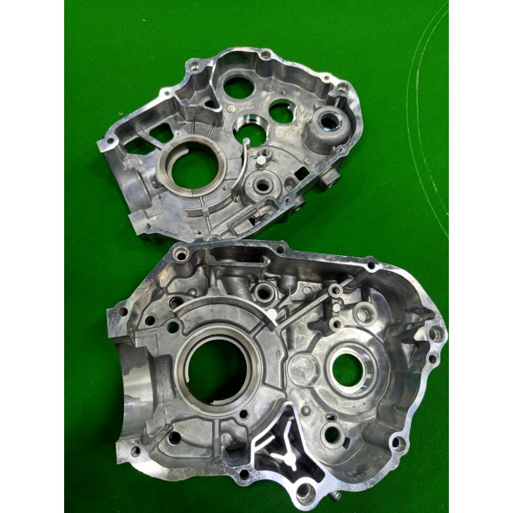 แคร้งเวฟ100ใส่หัว125ของKDRใส่ได้ตั้งแต่ลูก57-66 รูกลาง68ส่งตรงจากบริษัทkdr