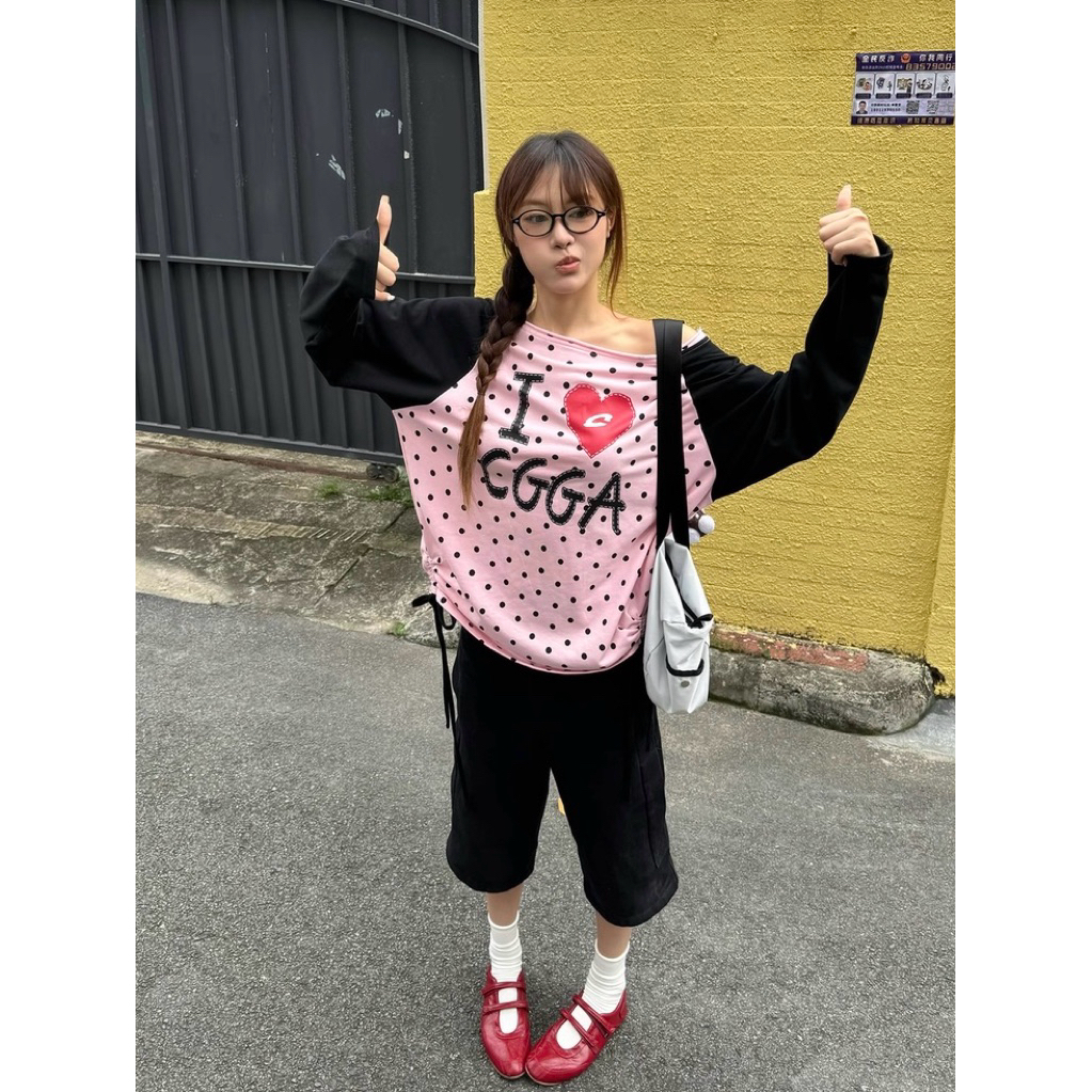 CGGA เสื้อยืดแขนยาวปาดไหล่สไตล์อเมริกันลายจุด ทรงหลวม