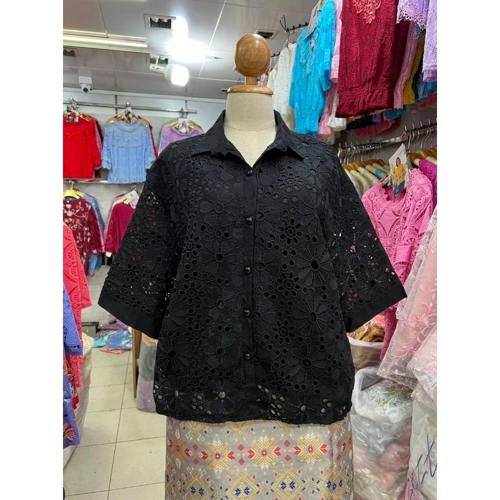 เสื้อลูกไม้สำหรับสาวอวบใส่ออกงานมีครบไซส์ อก42 ,อก44 ,อก48, อก56
เสื้อคอปกฉลุดอกสวยๆๆผ้าลินิน ใส่แล้วหรู ดูแพง