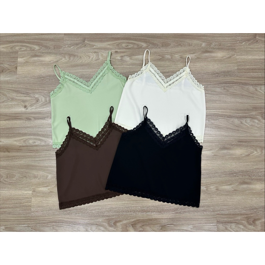 BY IRA Veronica Top พร้อมส่งสายเดี่ยวคอวีลูกไม้  เนื้อผ้าใส่สบายแต่งขอบลูกไม้ทั้งตัว - รูปที่ 7