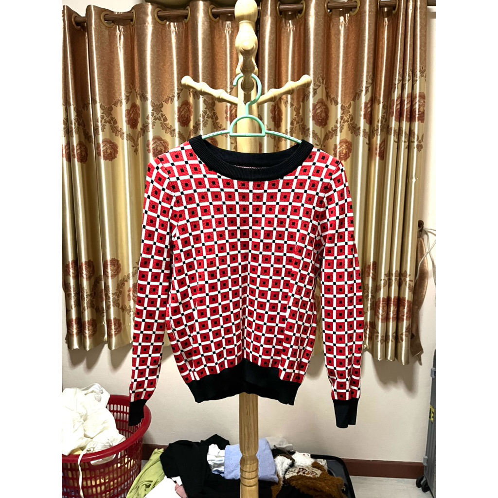 สเวตเตอร์ Sweater Christmas Theme ลายตารางดำแดง
