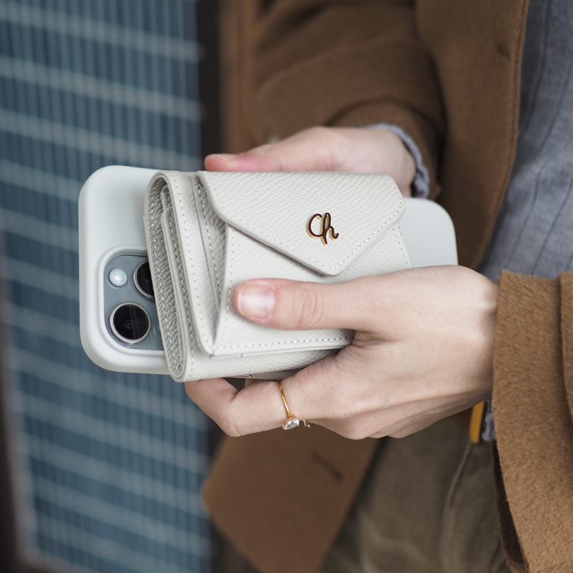 ใบสั้น 3 พับ งานออกแบบสุดคิวท์ ทรงน่ารักมาก Maily เล็กแต่จุมาก กระเป๋าสตางค์หนังวัวแท้ Charin bag