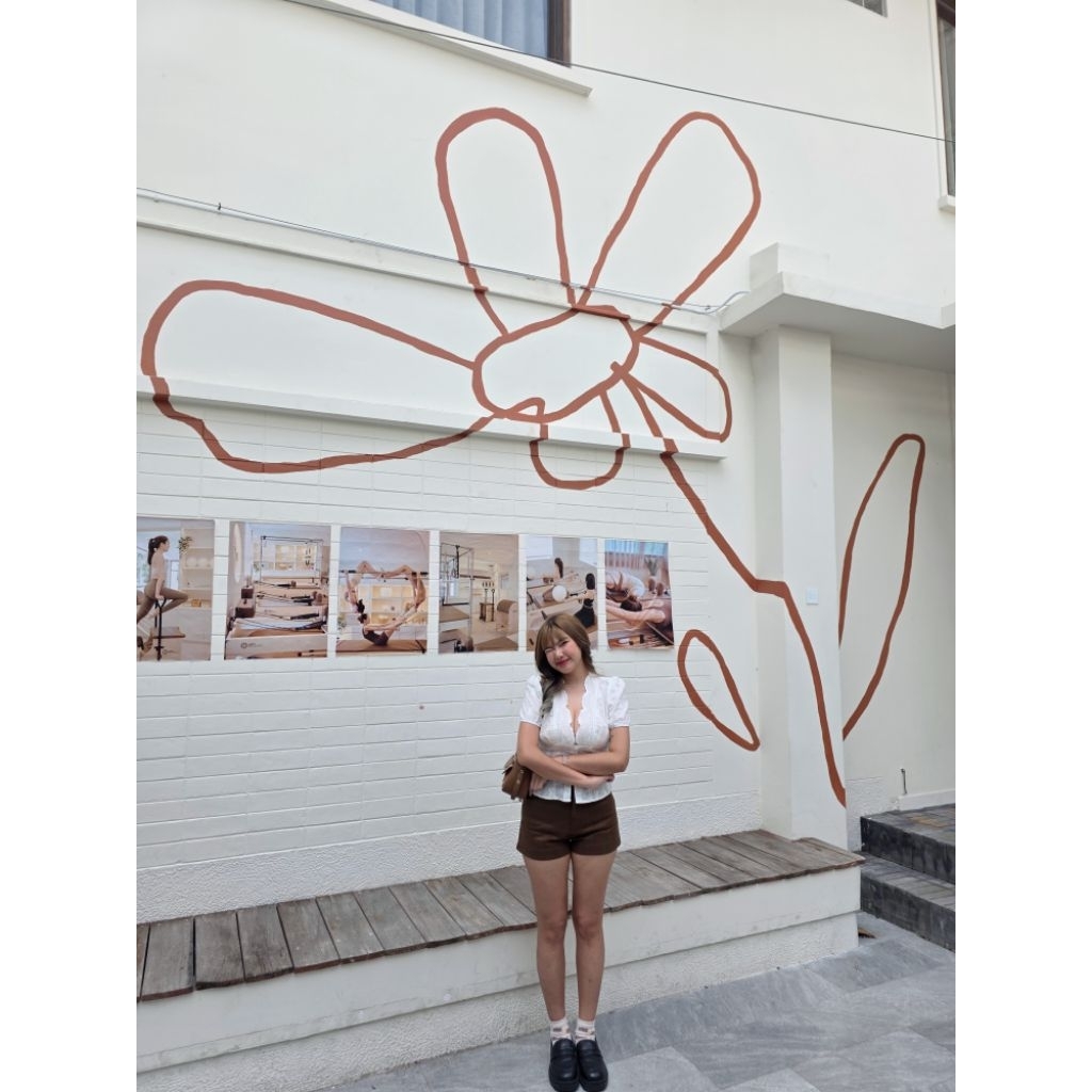 MM_shop เสื้อผ่าหน้าสีขาว