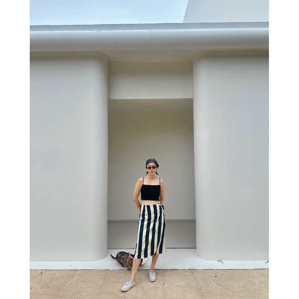 Pastelsmotel – Surf Skirt. กระโปรงวนผูก ผ้าcotton silk. ผูกเอวด้านข้าง ลายทางใหญ่ เก๋ๆคูลๆ