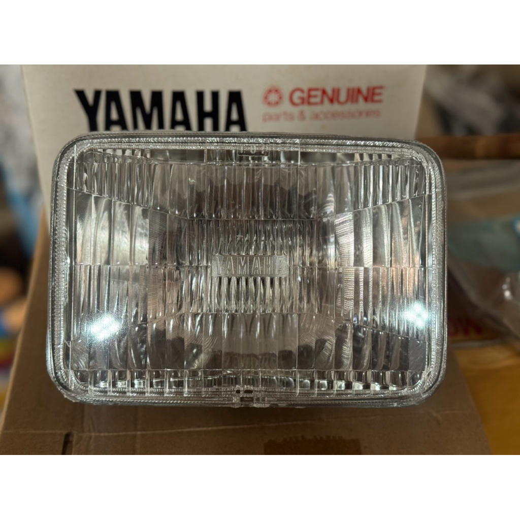 ไฟหน้าชุด+ขัวเเลละหลอดไฟ RXS RXK RXZ VR150   เเละขอบไฟหน้าสีชุบ(ขายเเยก)และกระโหลกเทา งานเเท้ค้างสต็อก