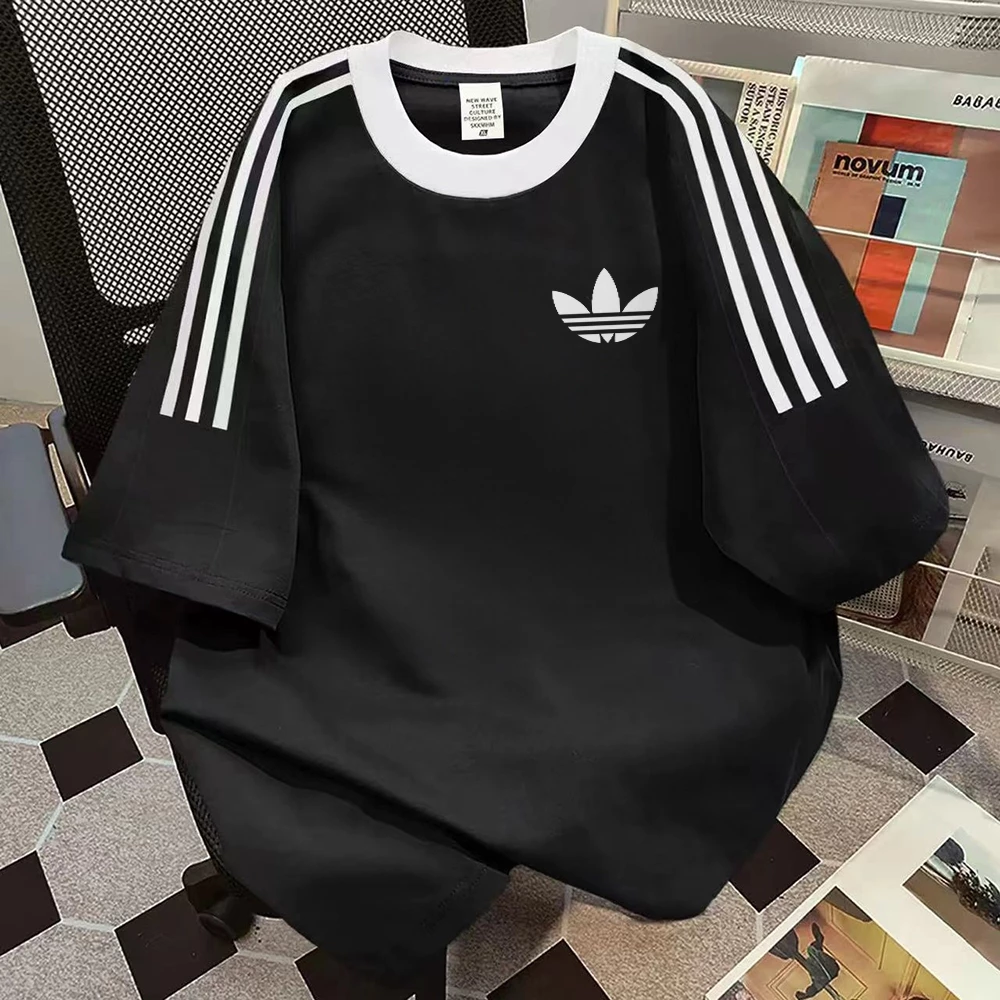 คอกลม สีดำ เสื้อยืดใหม่ล่าสุด สามแถบ แขนสั้น แฟชั่นทันสมัย สำหรับผู้หญิง ผู้ชาย ส่งภายใน 24 ชม