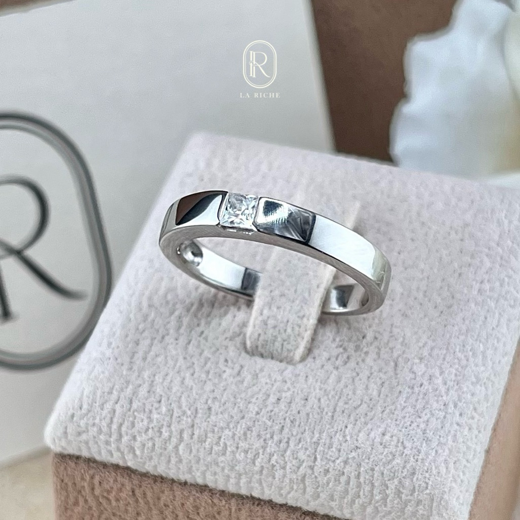 Kline Ring แหวนอัญมณีคุณภาพสูงเทียบเท่าเพชรแท้ Moissanite Top Grade ตัวเรือนเงินแท้ พร้อมใบ Warranty card