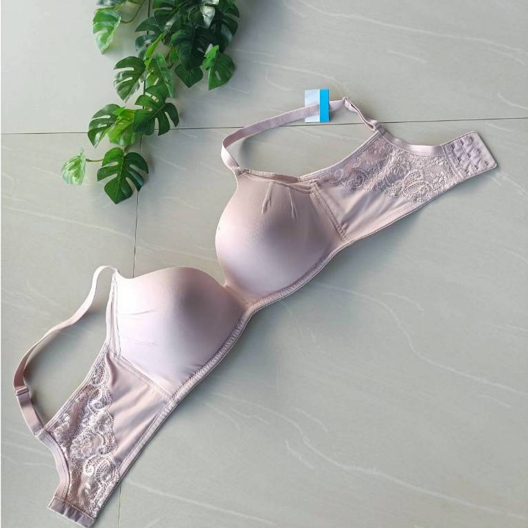 Wacoal WB9M30  บราไร้โครง เสริมฟองกลาง เต้าเนียนสวย กระชับทรง  งานตัดป้ายห้อย ของแท้ 100%