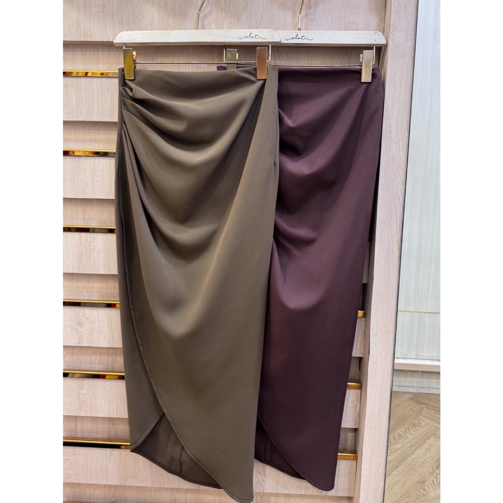 colourblockmatter - Willy Tulip Skirt    กระโปรงเอวสูง ทรงทิวลิปป้ายหน้า