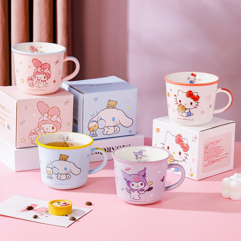 [ของแท้พร้อมส่ง] Sanrio แก้วนม แก้วกาแฟ 340ml ลายน่ารัก สีสดใส มีขีดวัด ใช้ได้จริง ของขวัญวันเกิด ของขวัญน่ารัก ส่งฟรี