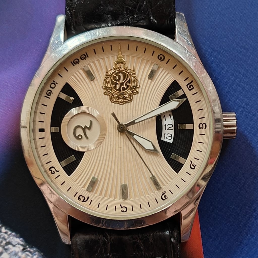 นาฬิกาวินเทจ มือสอง  ภปร ยี่ห้อ Wise ระบบควอตซ์  กระจกสวย ตัวเรือนมีรอยจากการใช้งาน สายใหม่หนังจระเข