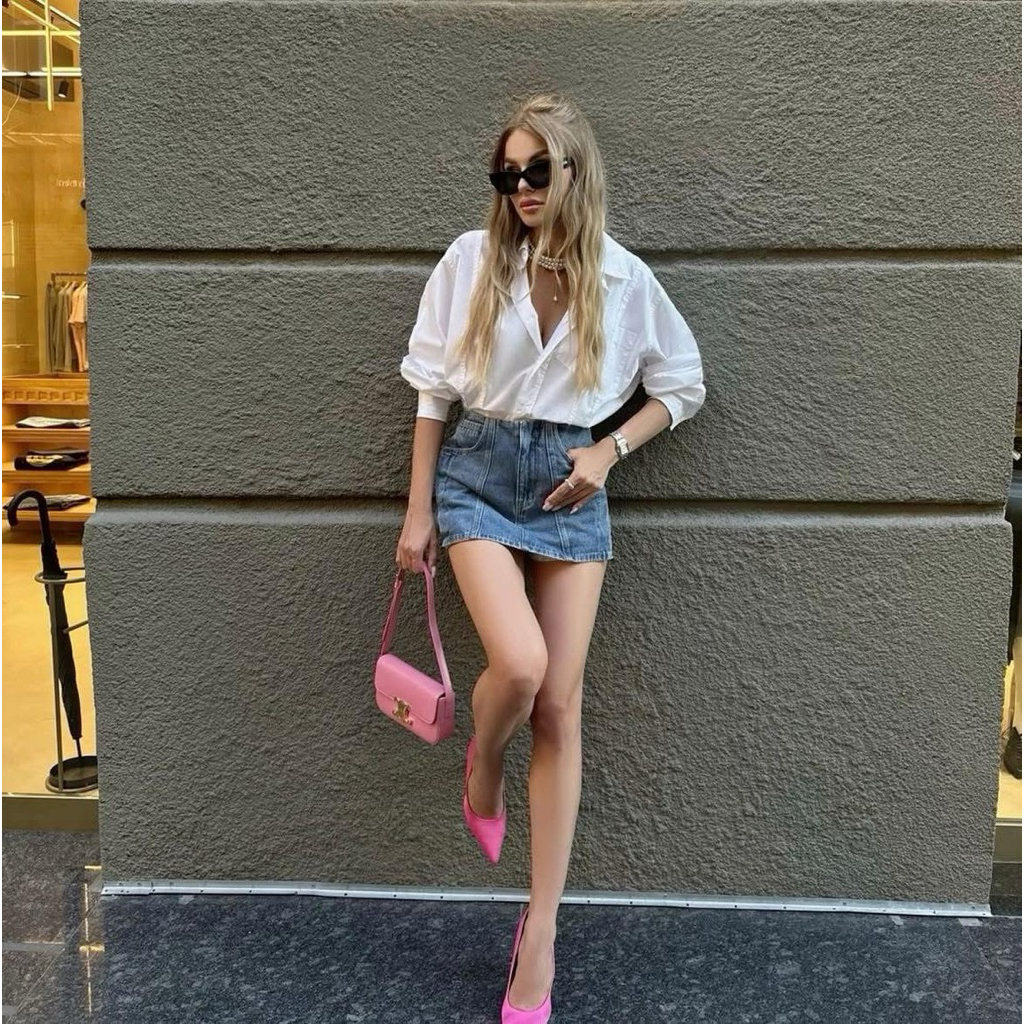 กระโปรงกางเกงยีนส์สั้นดีเทลผ่าหน้าเล็กน้อย Stradivarius Denim Mini skort with slits เข้าใหม่