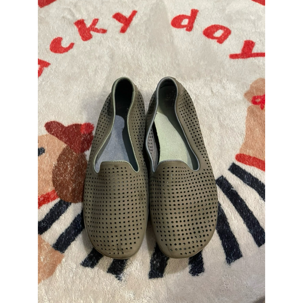 รองเท้าลำลอง Camper มือสองของแท้