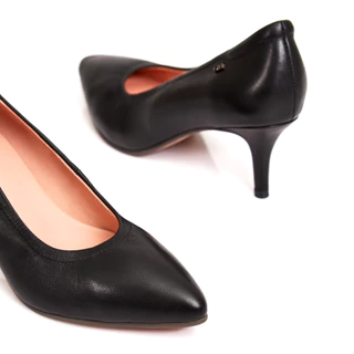 O&B รองเท้าส้นสูงหนังแกะ รุ่น DIANA HEELS 2.75 INC IN DAILY BLACK-11278CS00017F_C5BKXX