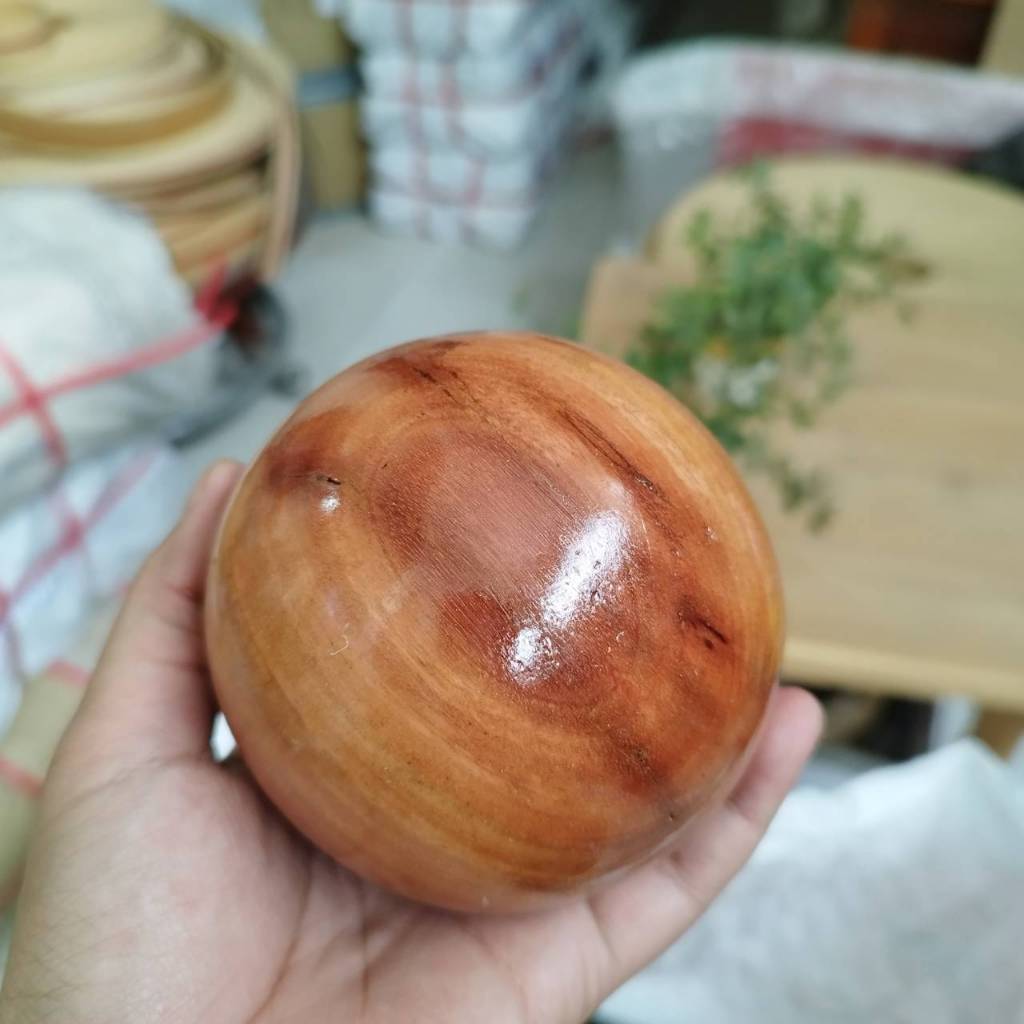 ลูกวู๊ดบอลไม้แดง woodball ไม้แท้  ขนาด 94 มิล น้ำหนัก 330 - 380 กรัม