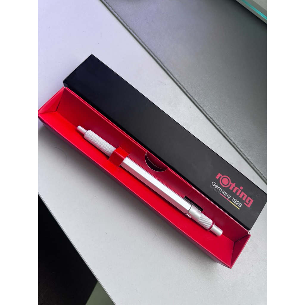 Rotring 600 medium point สีขาวมุก