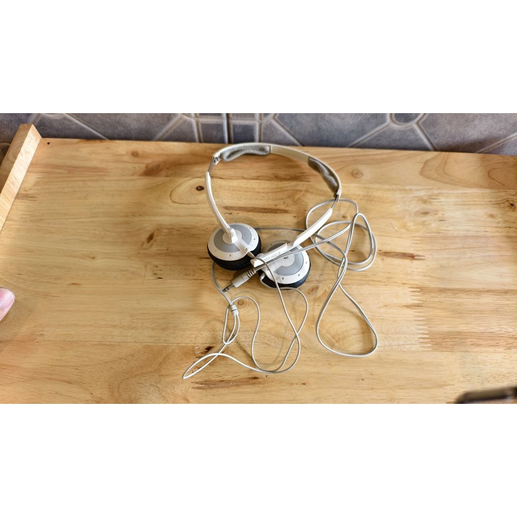 Sennheiser px200 สีขาว.