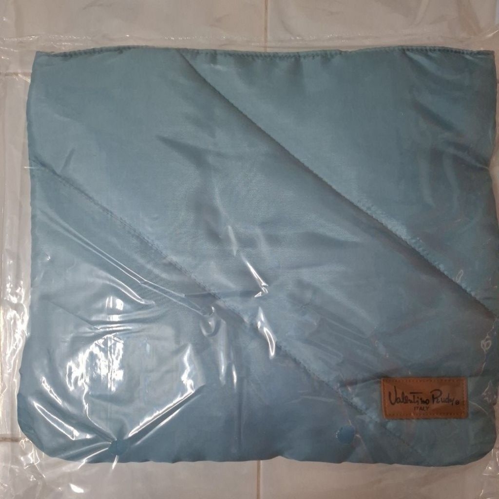 กระเป๋า Valentino Rudy Puffy Tote bag