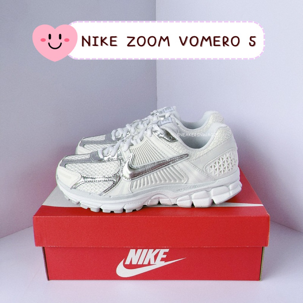 [พรีออเดอร์] Nike Zoom Vomero 5 Chrome Toe - (HF7723-100) Color: White/Metallic Silver/Summit White/Pure Platinum