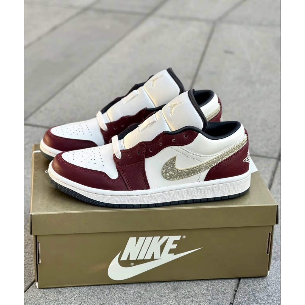 [ พร้อมส่ง ของแท้ 100% ] Jordan 1 Low Year of the Dragon 2024