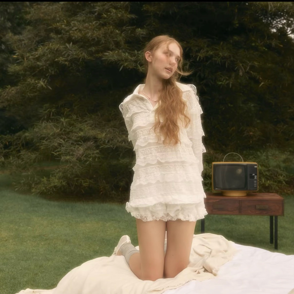 Used lookbooklookbook rugby top swan lace