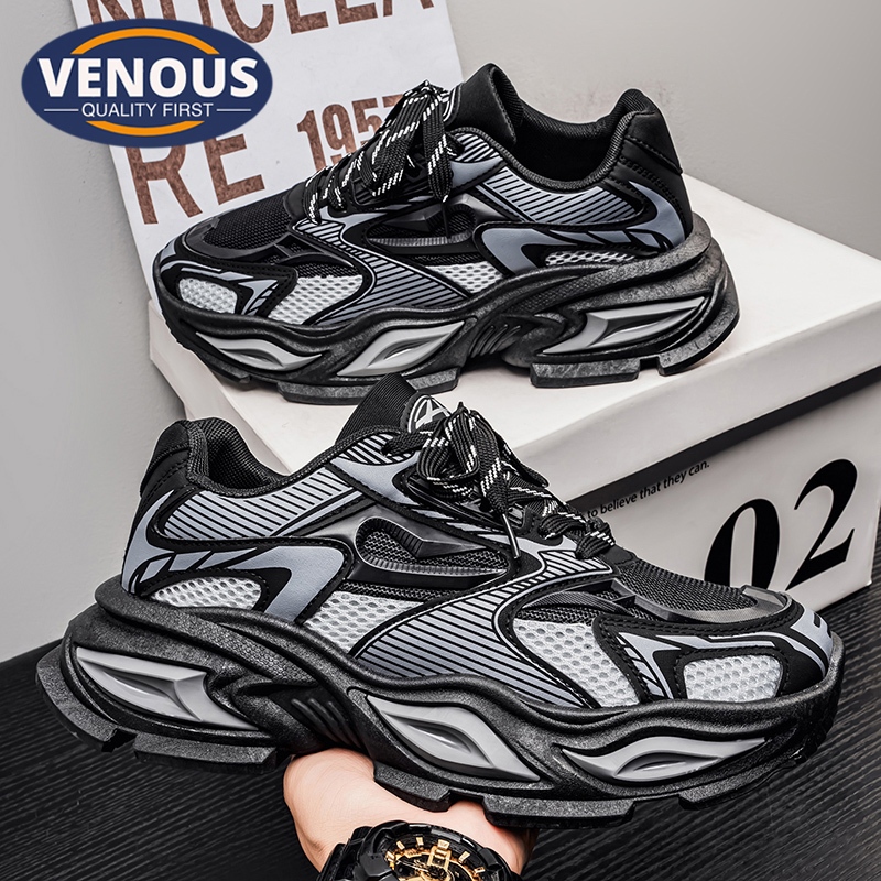 【Venous】2025 รองเท้ากีฬาสีดำใหม่สำหรับผู้ชาย รองเท้าผู้ชายสบายๆ รองเท้ากีฬายางหายใจสำหรับผู้ชาย