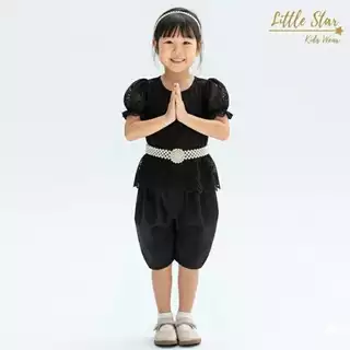 🙏🏻 โจงกระเบนเด็กพร้อมส่ง ใส่ได้ทั้งเด็กผู้หญิงและเด็กผู้ชาย ทำจากผ้าซาร่า สีสันสดใสสวยงาม เนื้อมันเงา ผ้าไม่บาง GPC0638