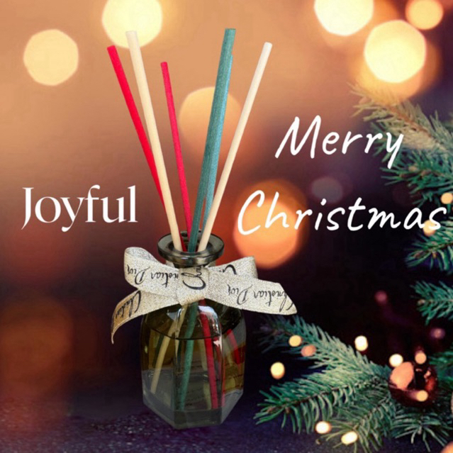 Reedifuser Christmas သစ်သားမွှေးတံ Reediffuser (အကွက်ပါ) Joyful အနံ့ (အနံ့မျိုးစုံရှိ)