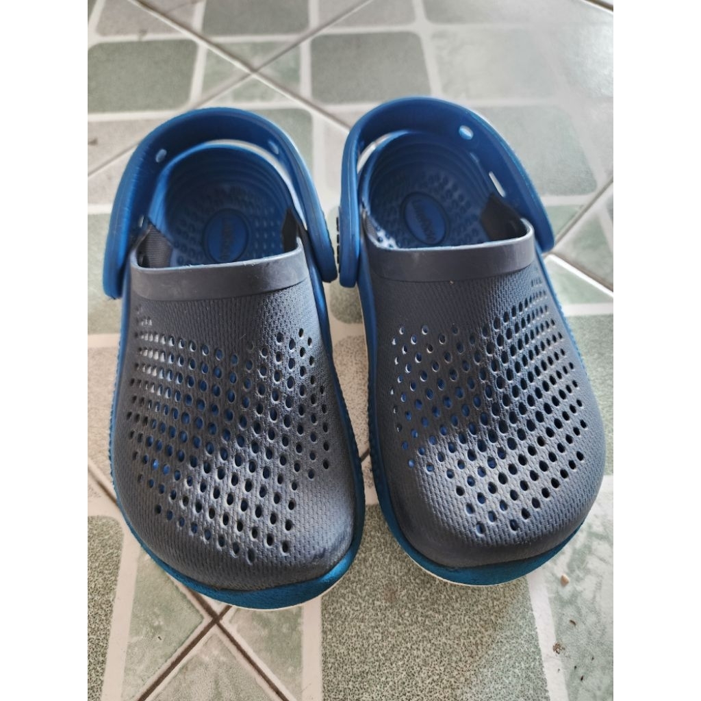 CROCS LiteRide (แท้มือสอง) ไซส์ C9