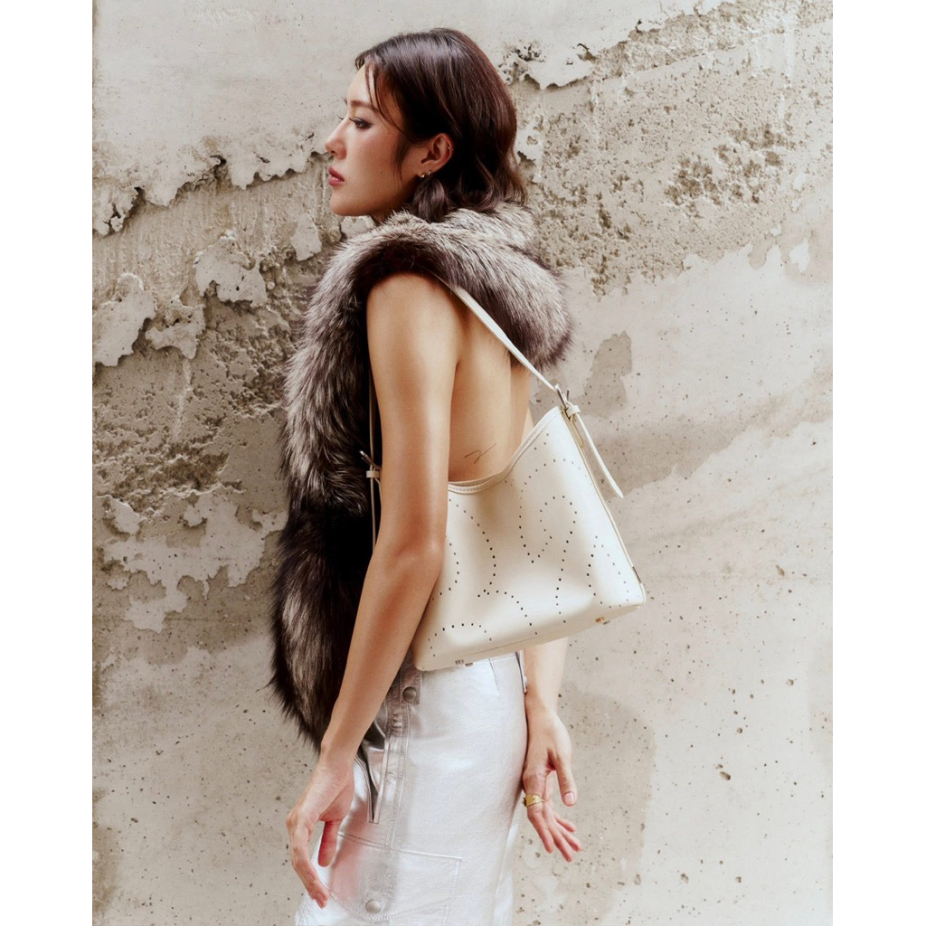 [คอลใหม่3สีล่าสุด]ใช้โค้ดลด 20-30% Rally Loop Bag กระเป๋าทรง Hobo ตัดเย็บจากหนังที่ให้สัมผัส Soft & Slouchy - รูปที่ 5