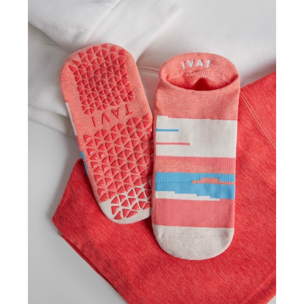S M⚠️no tag tavi noir grip socks yoga socks