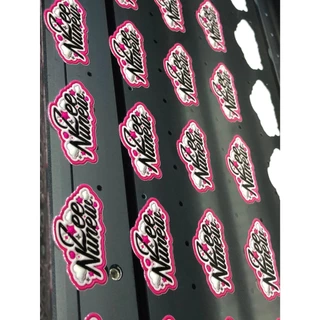 รับพิมพ์สติ๊กเกอร์ UV DTF ไม่จำกัดสี นูน เงา ติดแน่น กันน้ำ พิมพ์โลโก้ หน้ากว้าง 60*100 cm รอไม่นาน
