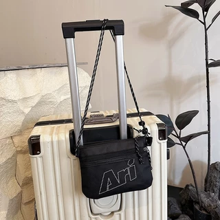 ARI ESSENTIAL BACKPACK - BLACK กระเป๋า เป้ อาริ ESSENTIAL BACKPACK สีดำ