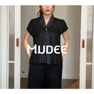 MUDEE เบลาส์คอวีแขนล้ำ Nylon สีดำ แถมฟรีผ้าพันคอ