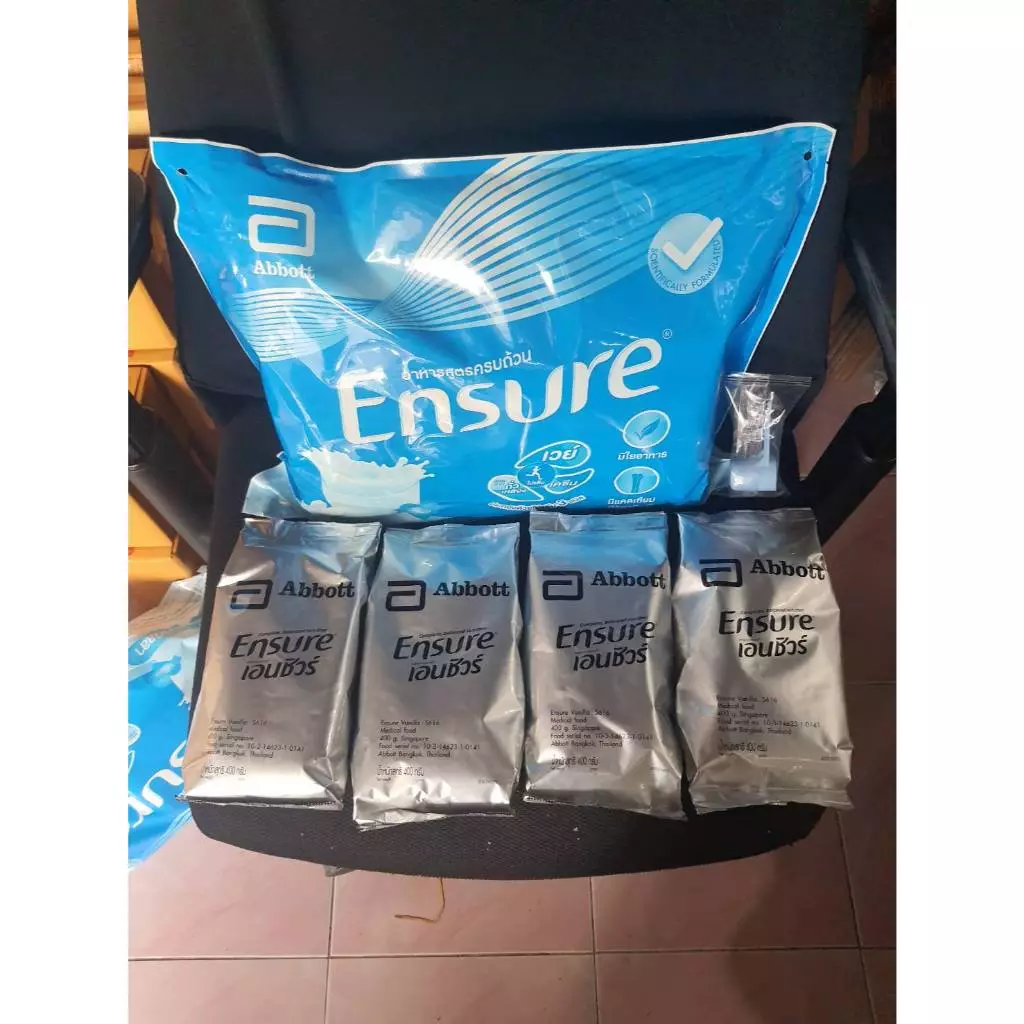 เอนชัวร์ กลิ่นวนิลา Ensure vanilla นมผงชนิดถุงเติม แบ่งขาย ขนาด400กรัม xจำนวน4 ถุง(แถมช้อนตวงและใบสะสมคะแนนแลกของรางวัล)