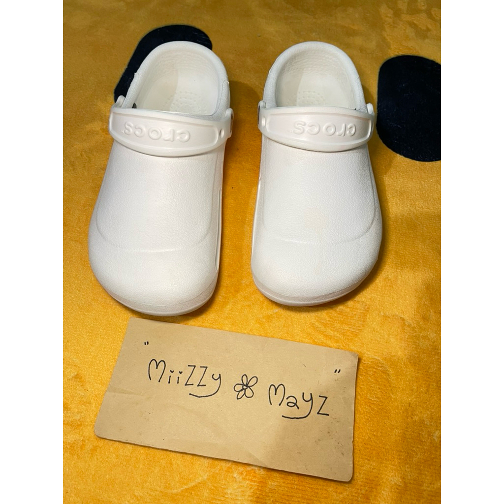 crocs size 38 M5 w7 แบบปิดทึบสีขาวของแท้100%