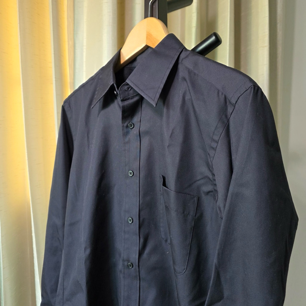 เสื้อเชิ้ต Uniqlo สีดำ ไซส์ M มือสอง สภาพดี