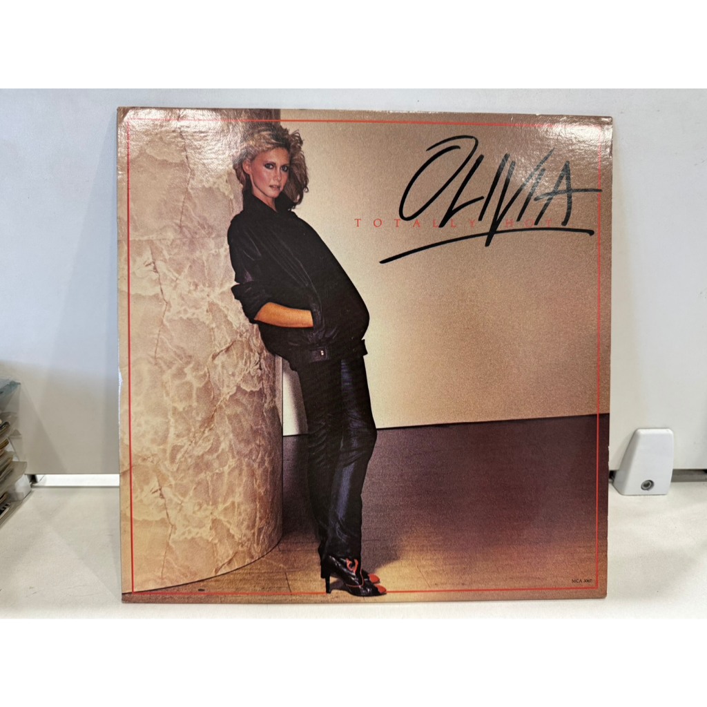 1LP Vinyl Records แผ่นเสียงไวนิล   Olivia Newton John Totally Hot   (H9D57)