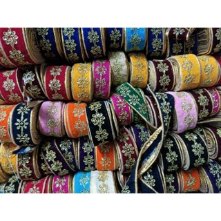 ริบบิ้น Velvet ลายปัก ขนาดกว้าง ประมาณ 1 นิ้ว ยาวประมาณ9เมตร