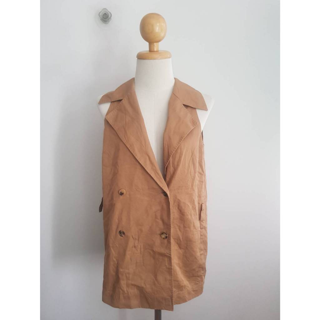 BRB-008เสื้อกั๊กผ้าคอตตอน กระดุมคู่ สีน้ำตาลทอง Rene Lezard 36/25