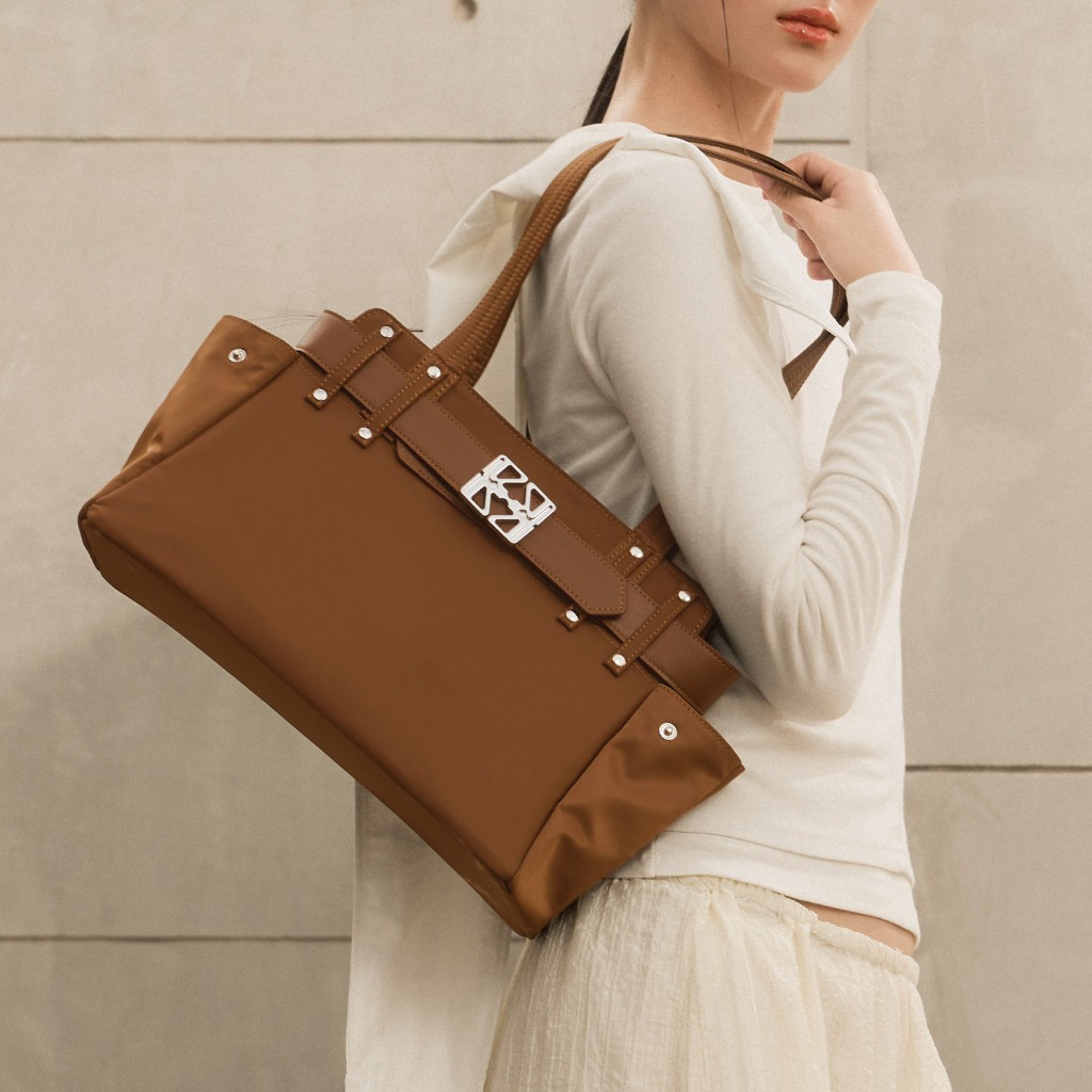 AN-A-ERA (JIRA STUDIO) - Cruiser East-West Handle Bag